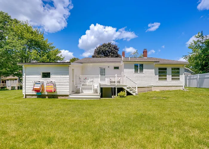 1 Mi To Beach! Family Gloucester Gem W/ Yard