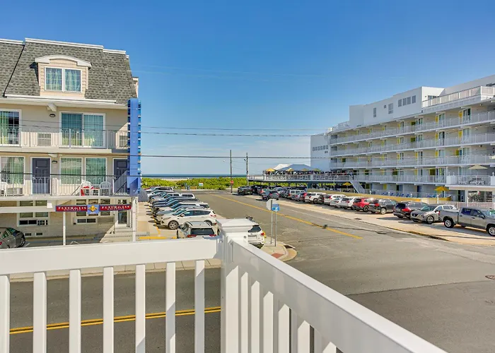 Wildwood Crest Condo W/ Pool & Beach Access!