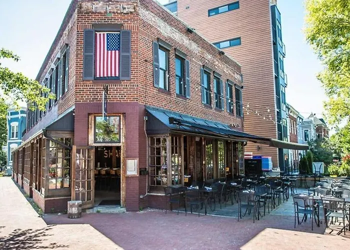 Stylish Renovated Flat, Central, Walk To Dc Sights