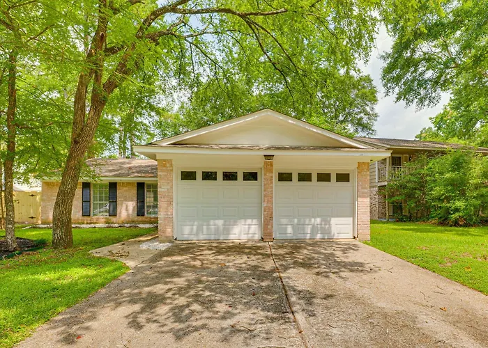 Pet-Friendly Spring Home W/ Private Pool & Hot Tub
