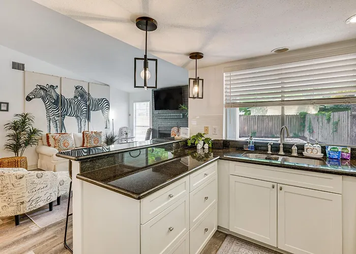 Pet-Friendly Spring Home W/ Private Pool & Hot Tub