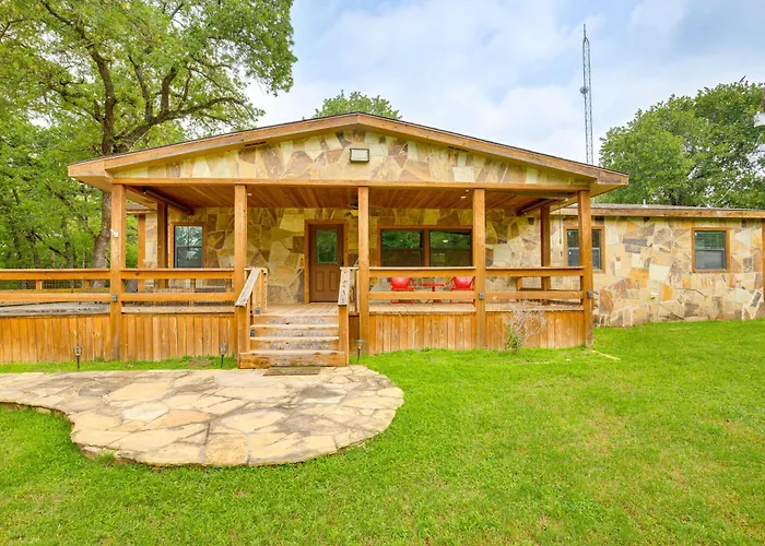 Deck & Fire Pit: Unique Pottsboro Haven