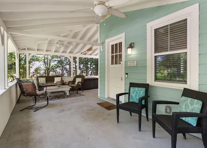 The Porchside Cottage - 1725 Bruce Drive