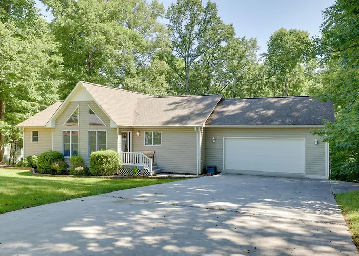 Smith Mountain Lake Home W/ Private Hot Tub & Dock