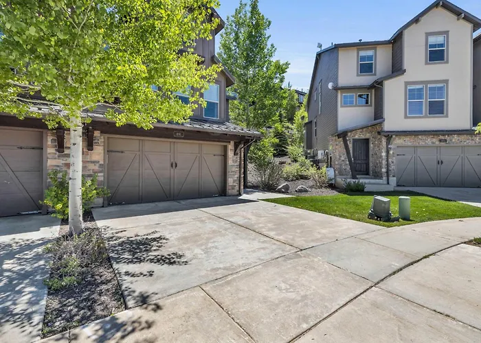 Charming 3Br-Near Skiing & Hiking