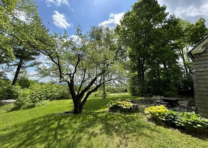 Bromley Farmhouse Close To Skiing And Hikes