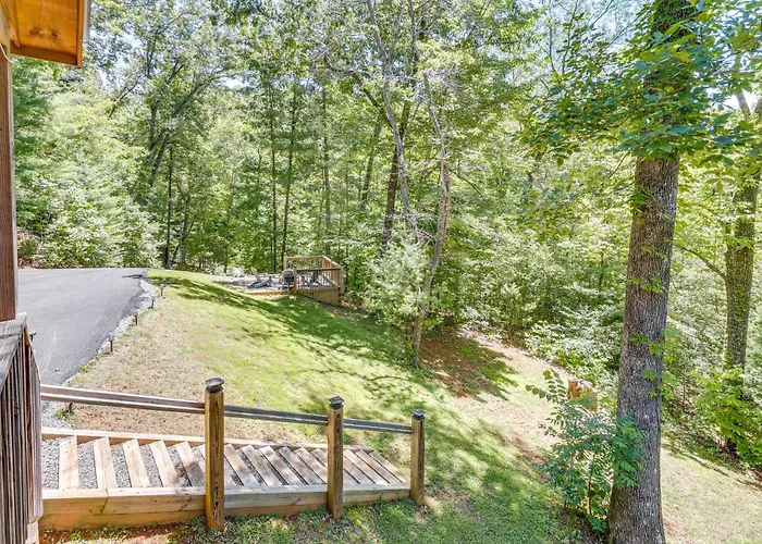 Private Hot Tub & Ev Charger: Cozy Murphy Cabin!