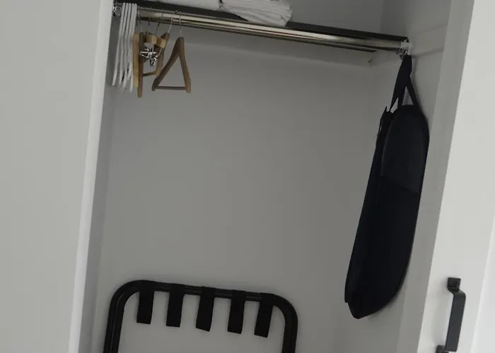 Modern 2Br 2Ba Oakland Oasis Furnished & Level 2 Evc