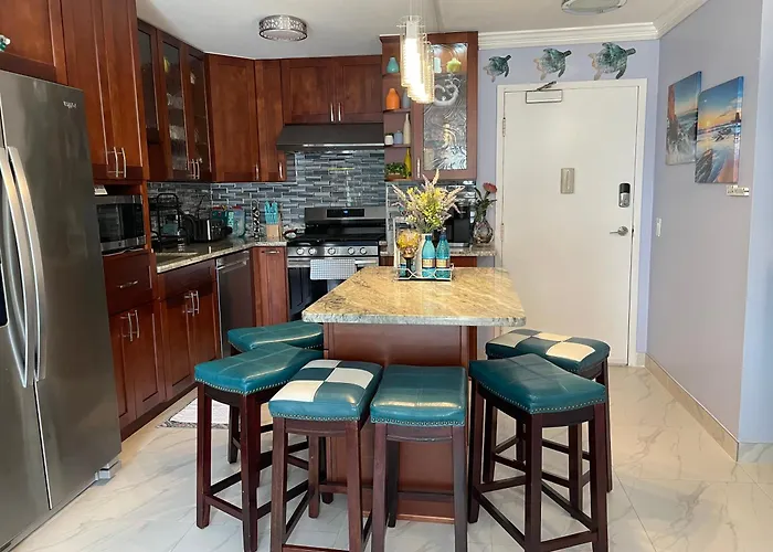 Amazing Waikiki Beach Condo 2Bed2Bath+Free Parking