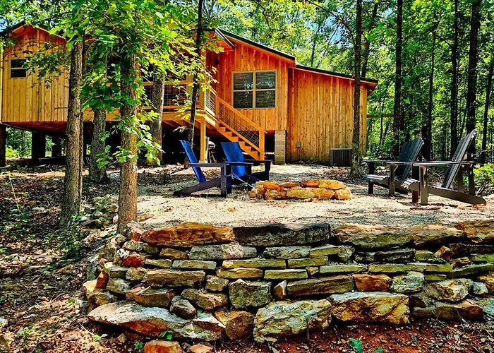 Hideaway Cabin Near Mammoth Springs, Ark