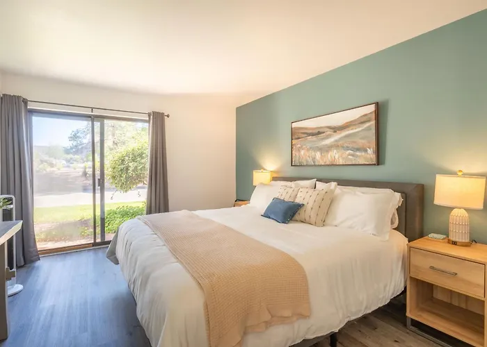 Cozy Sedona Retreat - Pool, Spa, Pickleball