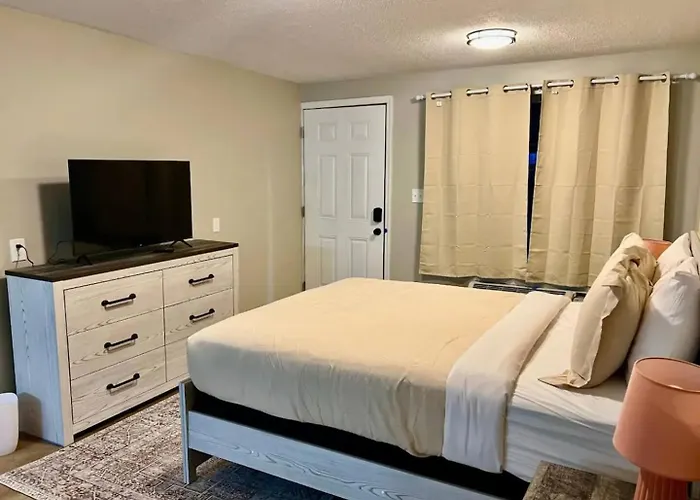 Wildflower Room At The Trailblazer Unit 15