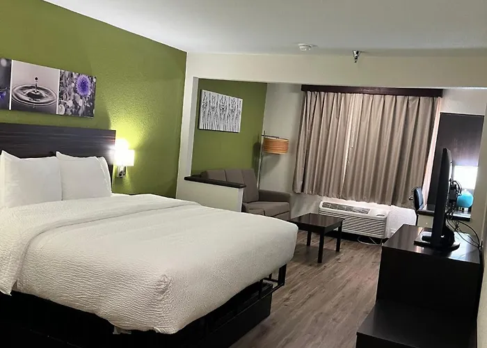Sleep Inn & Suites Salina I-135