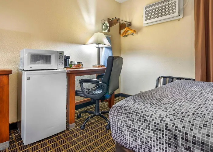 Econo Lodge La Crosse North