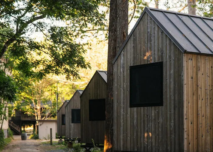 Johnson'S Beach Cabins And Campground