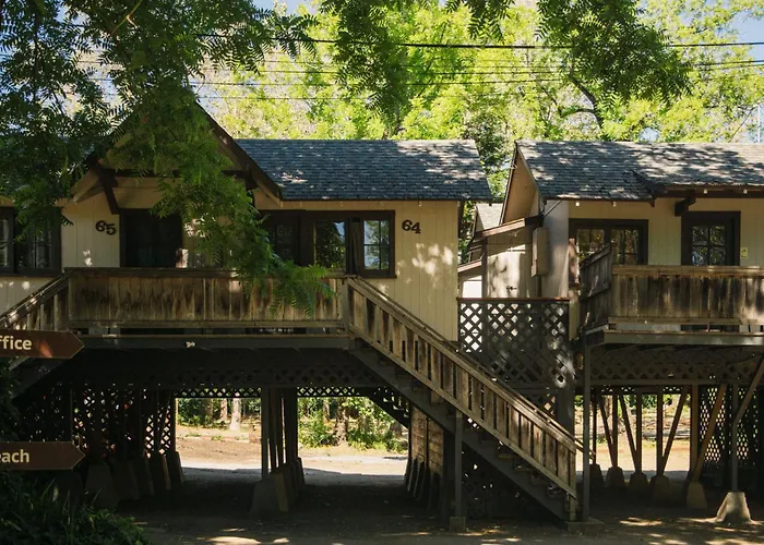 Johnson'S Beach Cabins And Campground