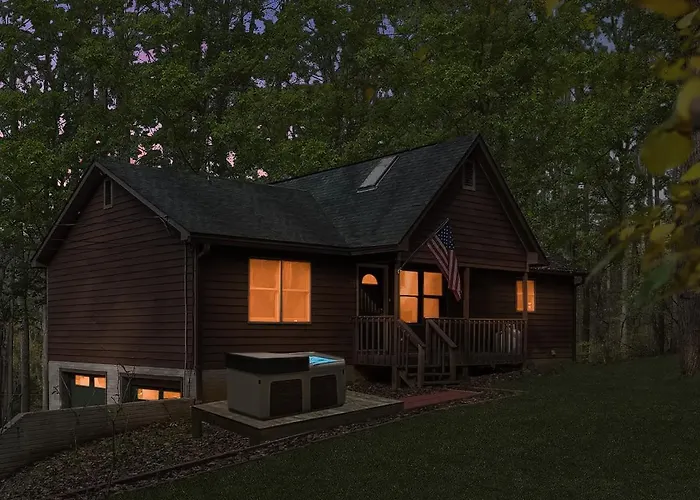 3Br Cabin W Hot Tub & Game Room