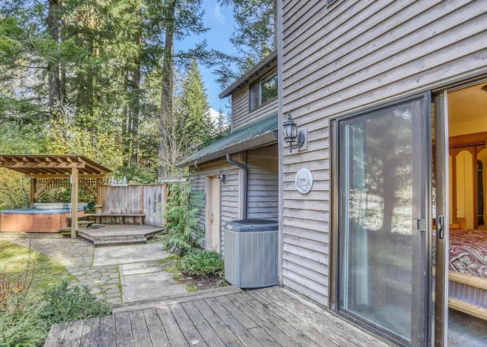 Rapid River Retreat - Meredith Lodging