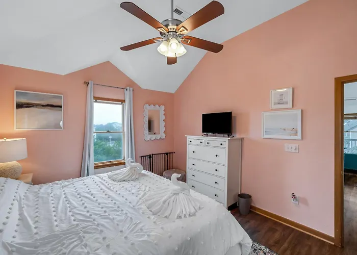 Beautiful Obx Home W, Pristine Views Cottage