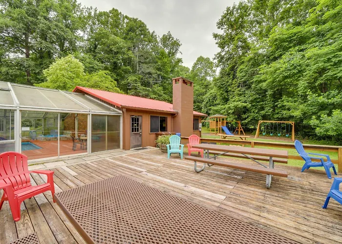 Pet-Friendly Creekside Cabin W/ Pool Access!