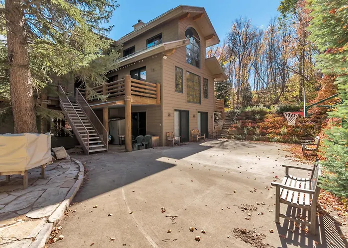 Sundance Splendor- 5-Bed Cabin Oasis With Majestic Mountain Views