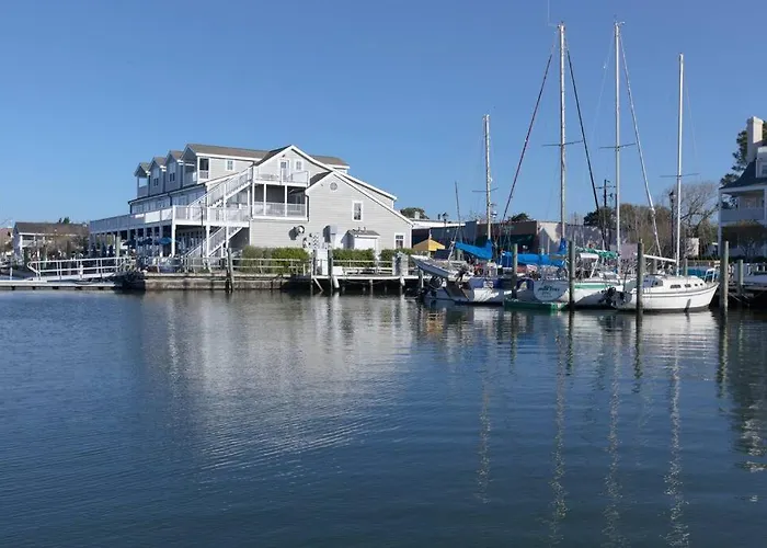 Beaufort Harbour Suites West Lodge