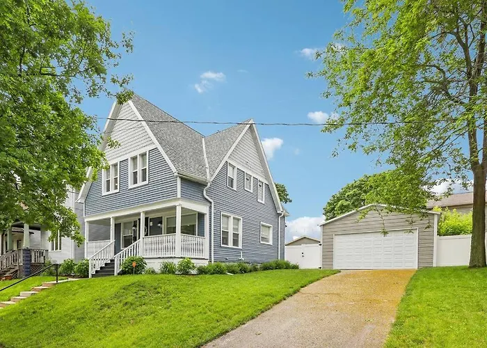 Historic Home In Brewers Hill With Hot Tub!
