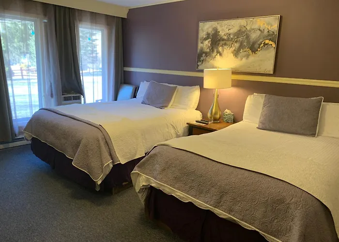 Starlite Motel & Suites