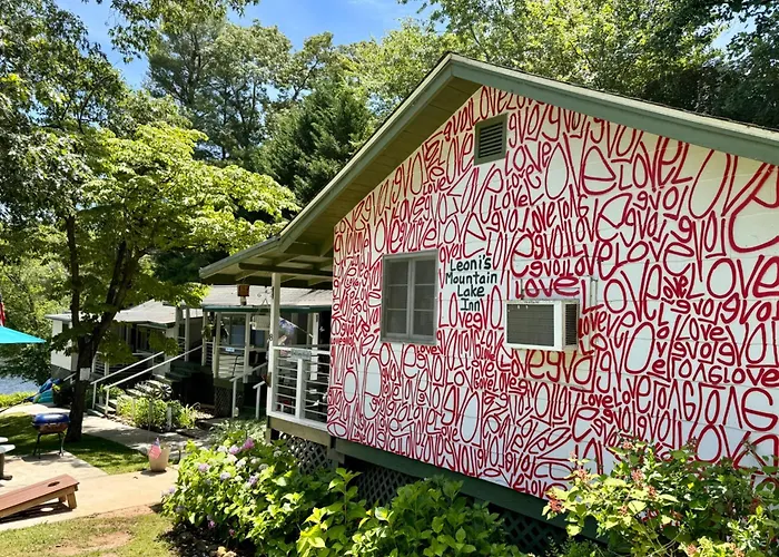 Mountain Lake Cottages