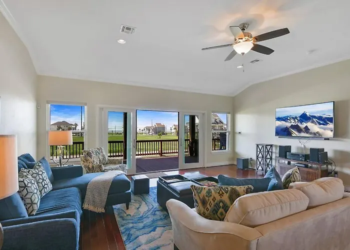 Dancing With Waves Beach House With 3 Bedrooms And 2 Baths