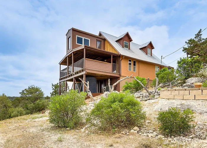 Scenic Leakey Vacation Rental W/ Private Patio!