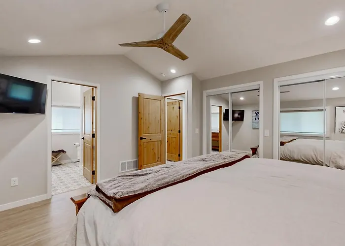 Two Bit Cabin