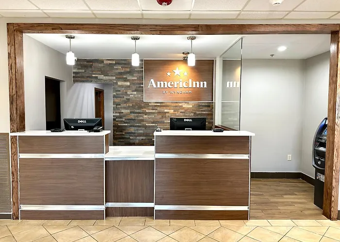 Americinn & Suites By Wyndham Baraboo Event Center