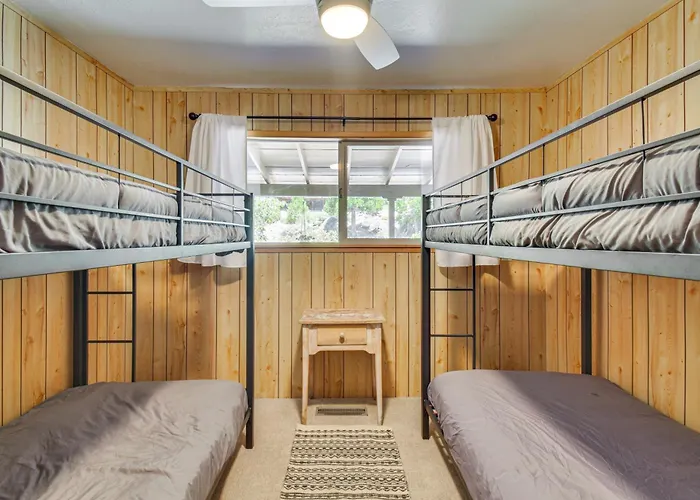 Cozy Retreat W/ Deck ~ 2 Mi To Pinecrest Lake!