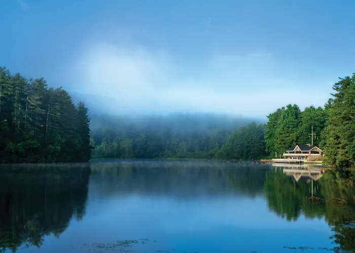 Kanuga Inn & Lodging