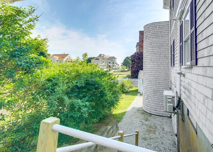 Pet-Friendly Garden Studio ~ 25 Mi To Boston!
