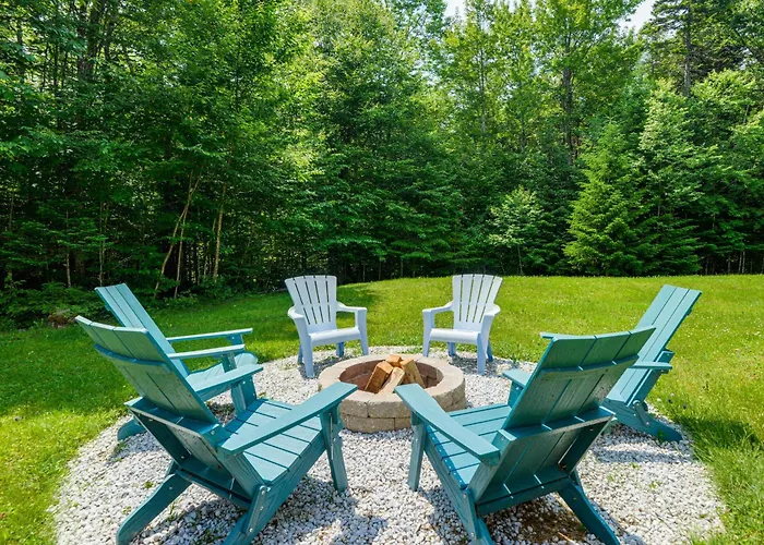 6 Mi To Mt Snow: Nature-View Home W/ Fire Pit!