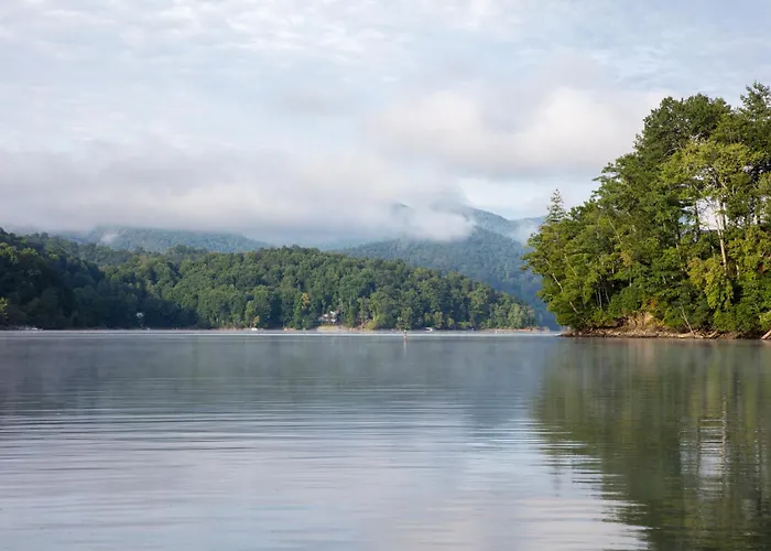 Lakefront Point Retreat On Nantahala Lake With Dock