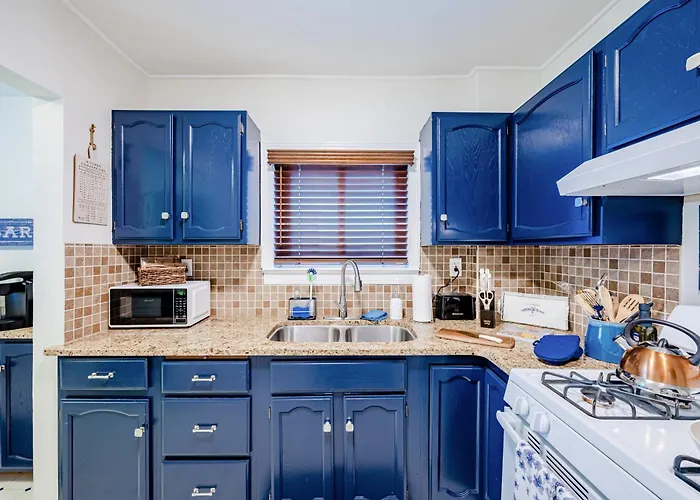 Rachel'S Private Hideaway With King Bed, Kitchen, Laundry, Parking And Big Yard