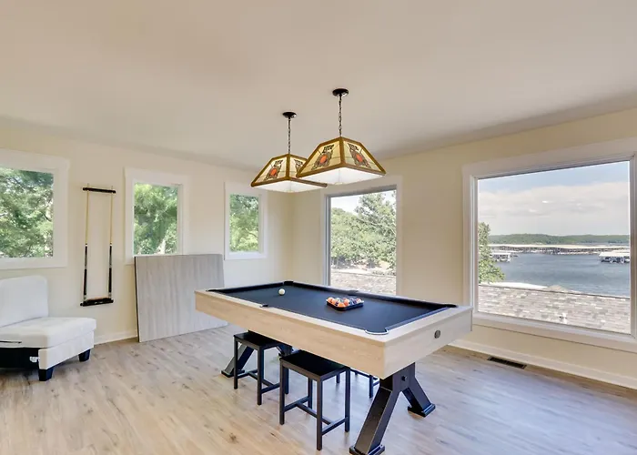 Kayaks, Boat Slip, Game Room, Calm Cove, Great Loc