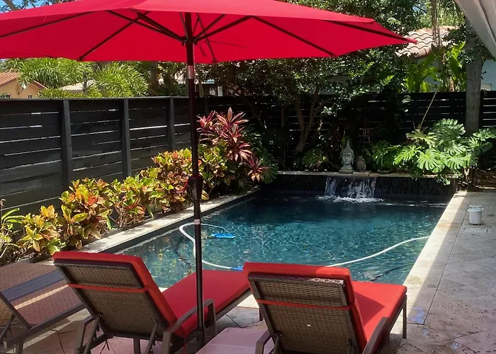 Riverbank House Wilton Manors