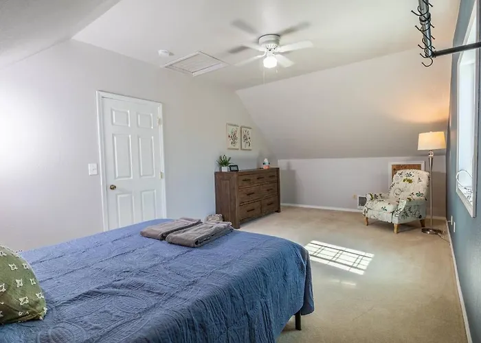 Spacious Family Home With Hot Tub