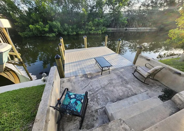 Modern Saltwater Front Home With A Private Pool