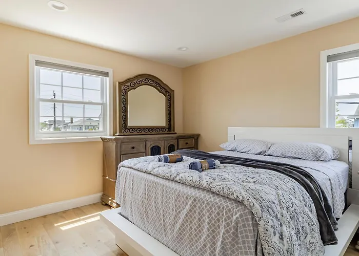 Spacious 3Br Condo Near Ventnor Beach