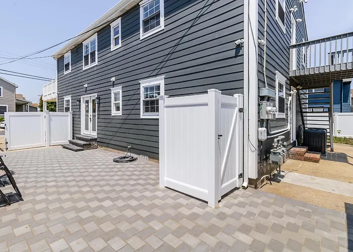 Spacious 3Br Condo Near Ventnor Beach