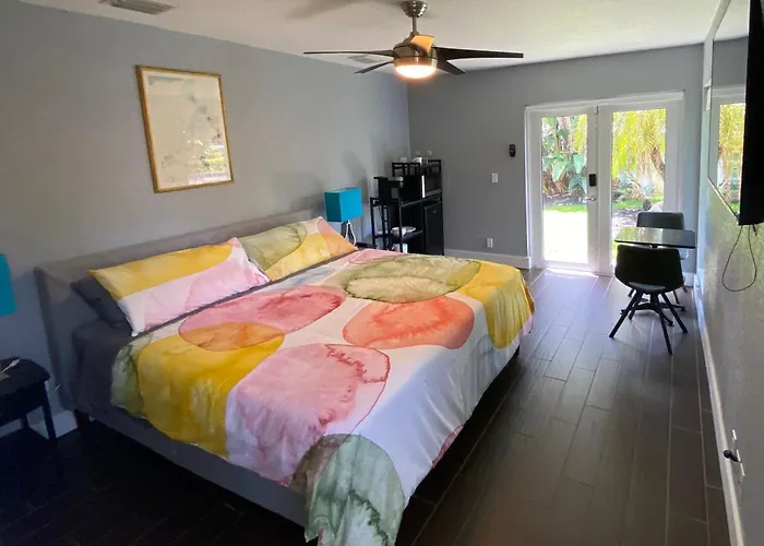 Riverbank House Wilton Manors