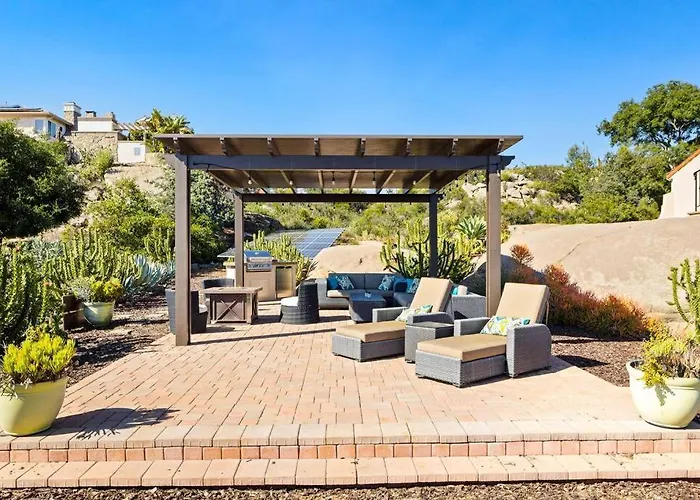Mediterranean Haven With Views In Escondido