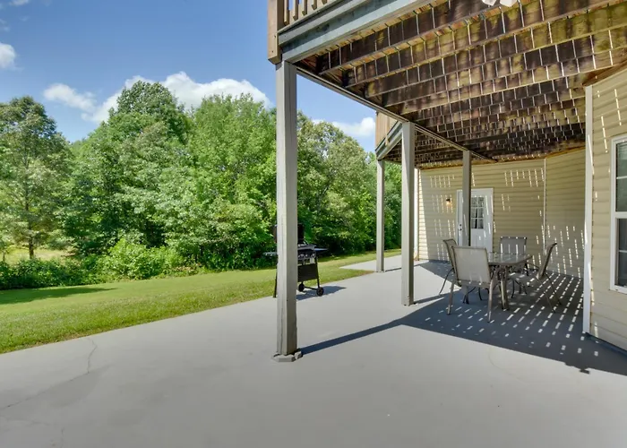 Wine Trail Apt 7 Mi To Yonah Mtn! Patio & Views