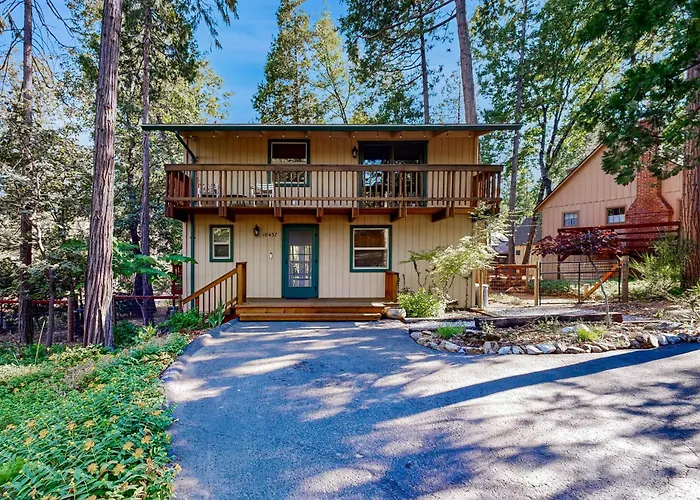 Walk To Golf & Restaurants: Serene Twain Harte Gem