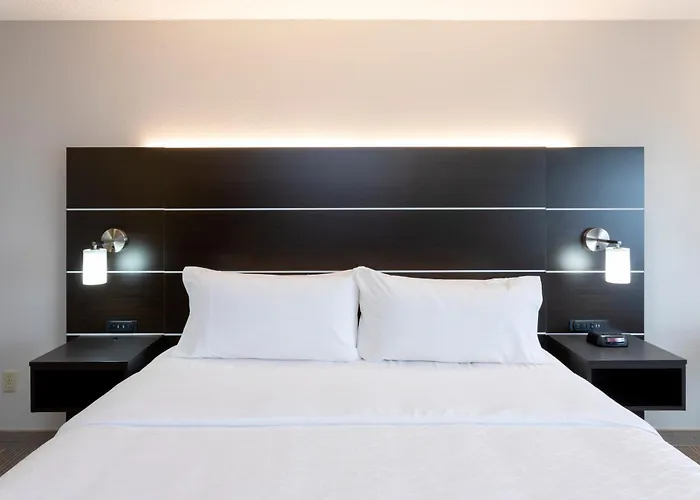 Holiday Inn Express Hotel & Suites-St. Paul By Ihg